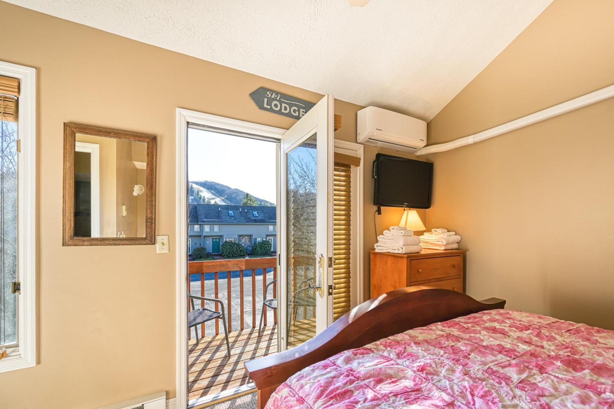 Deep Creek Village McHenry Room photo